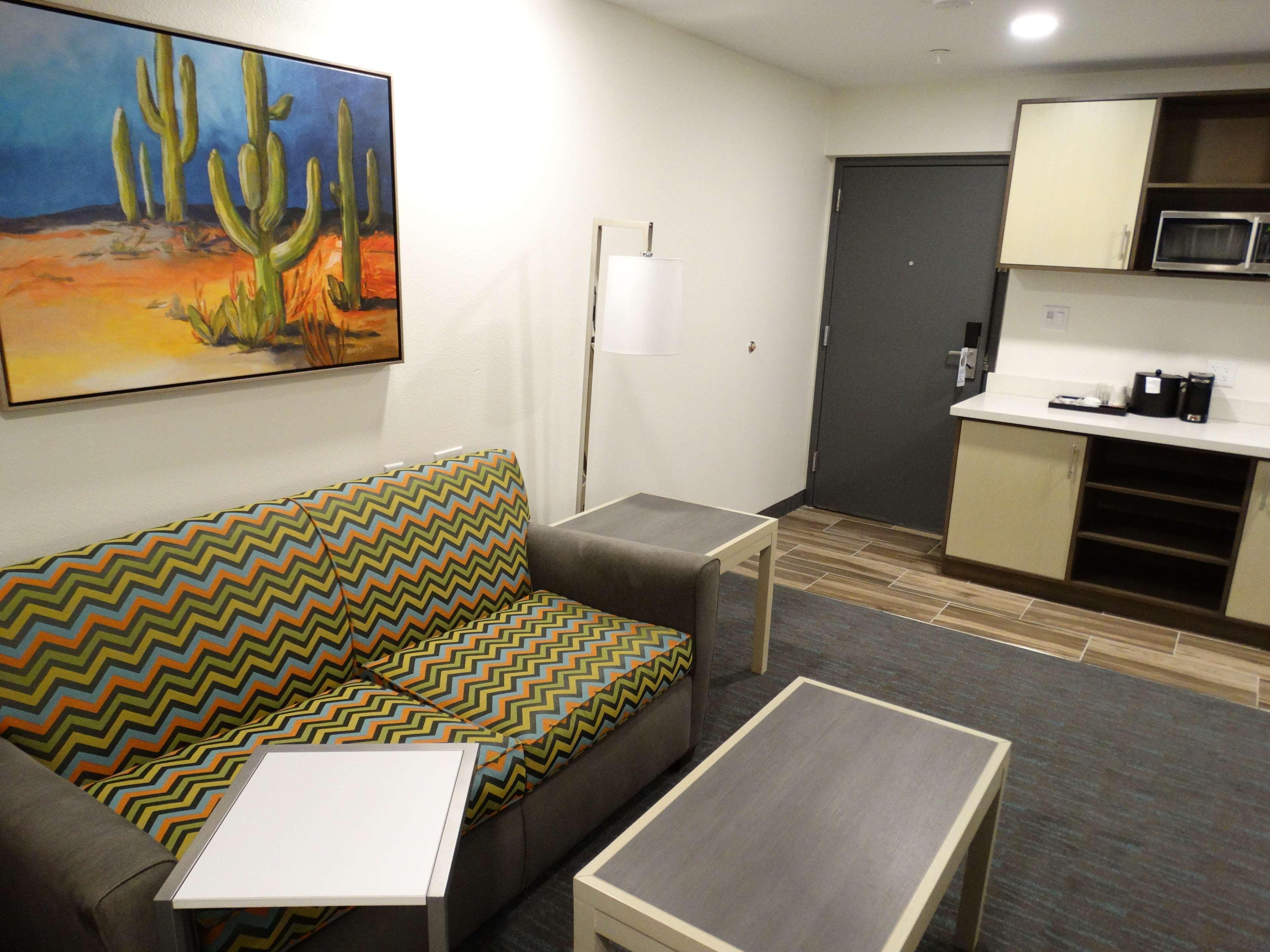La Quinta Inn & Suites By Wyndham Tulsa Downtown - Route 66 Eksteriør billede