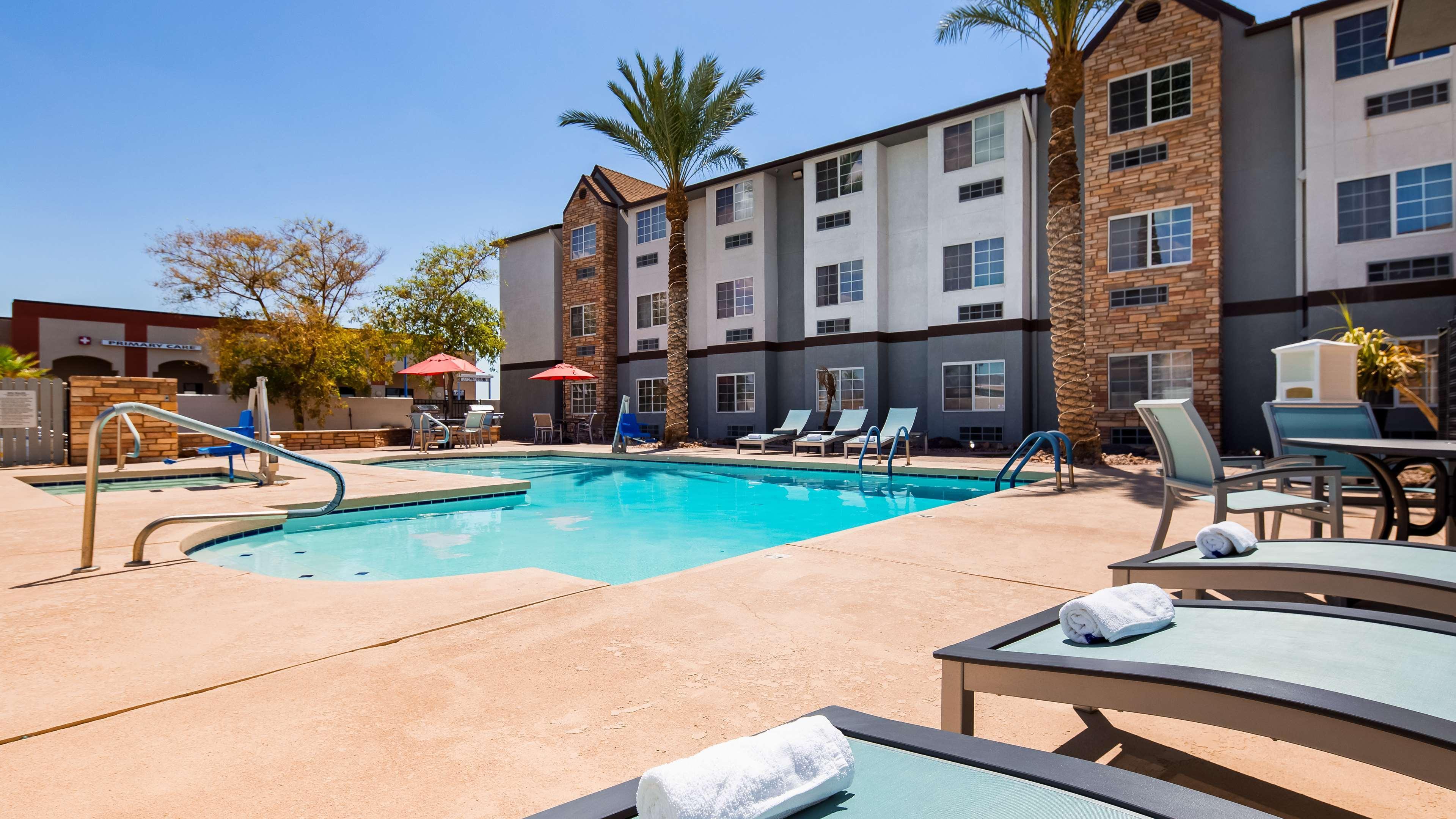 La Quinta Inn & Suites By Wyndham Tulsa Downtown - Route 66 Eksteriør billede
