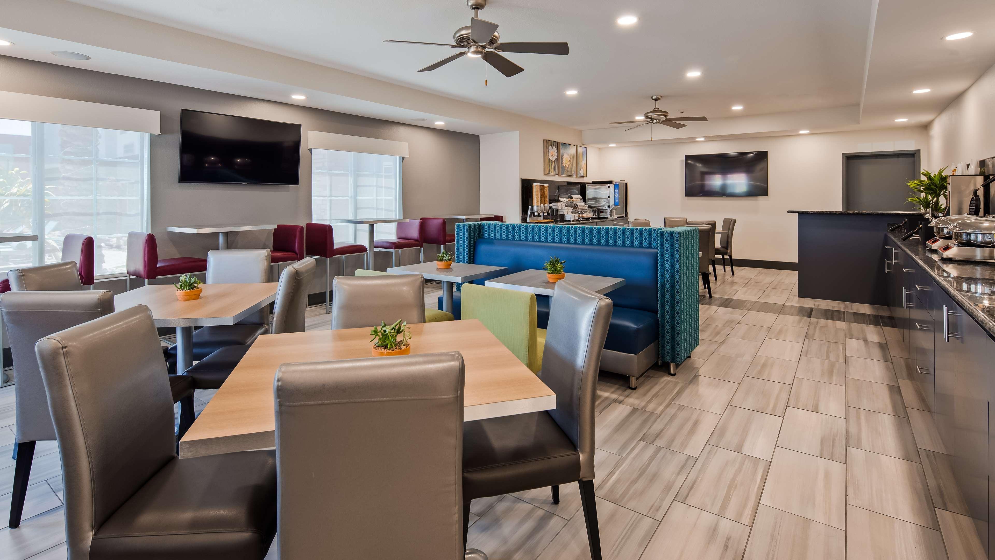 La Quinta Inn & Suites By Wyndham Tulsa Downtown - Route 66 Eksteriør billede