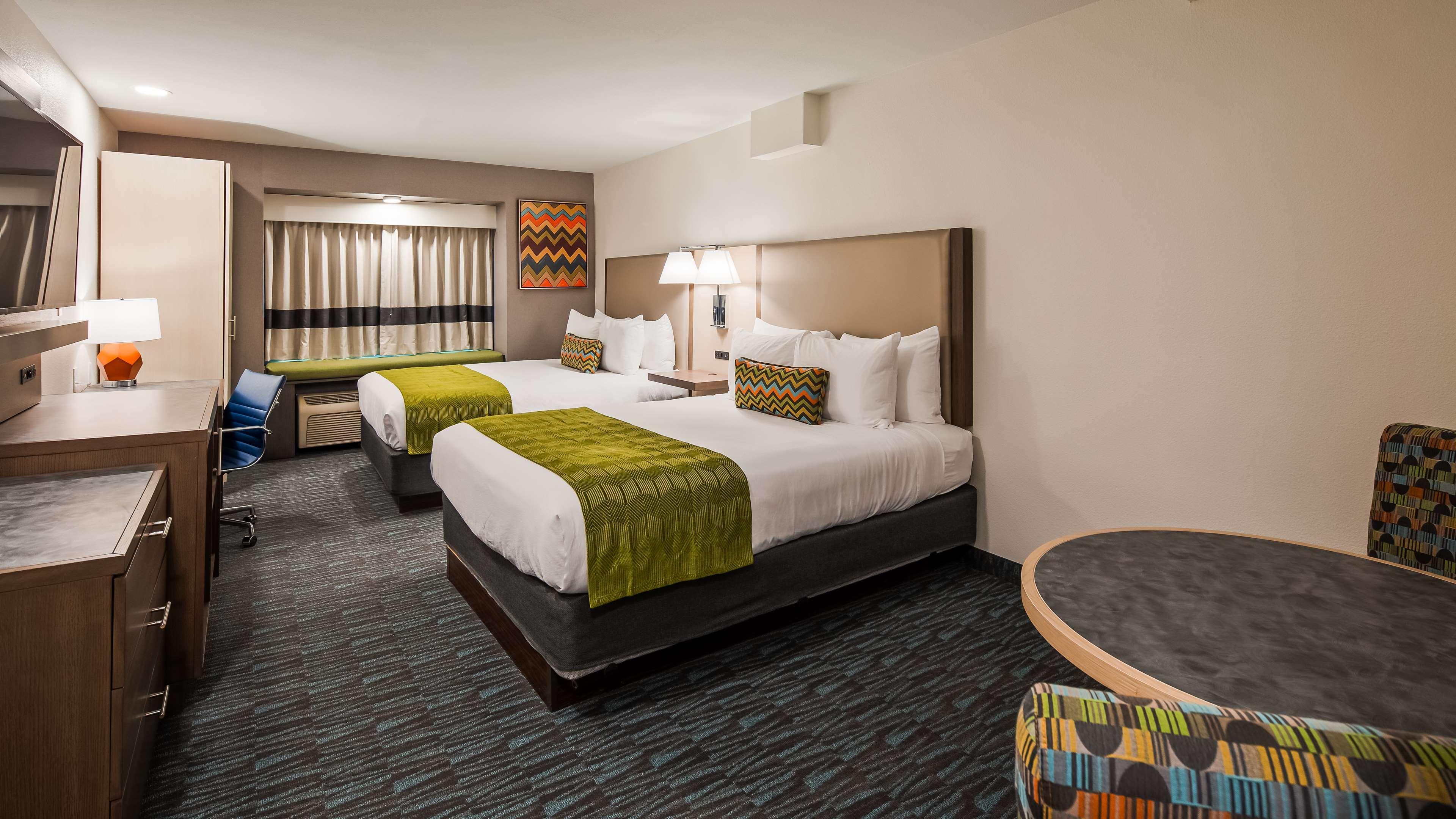La Quinta Inn & Suites By Wyndham Tulsa Downtown - Route 66 Eksteriør billede