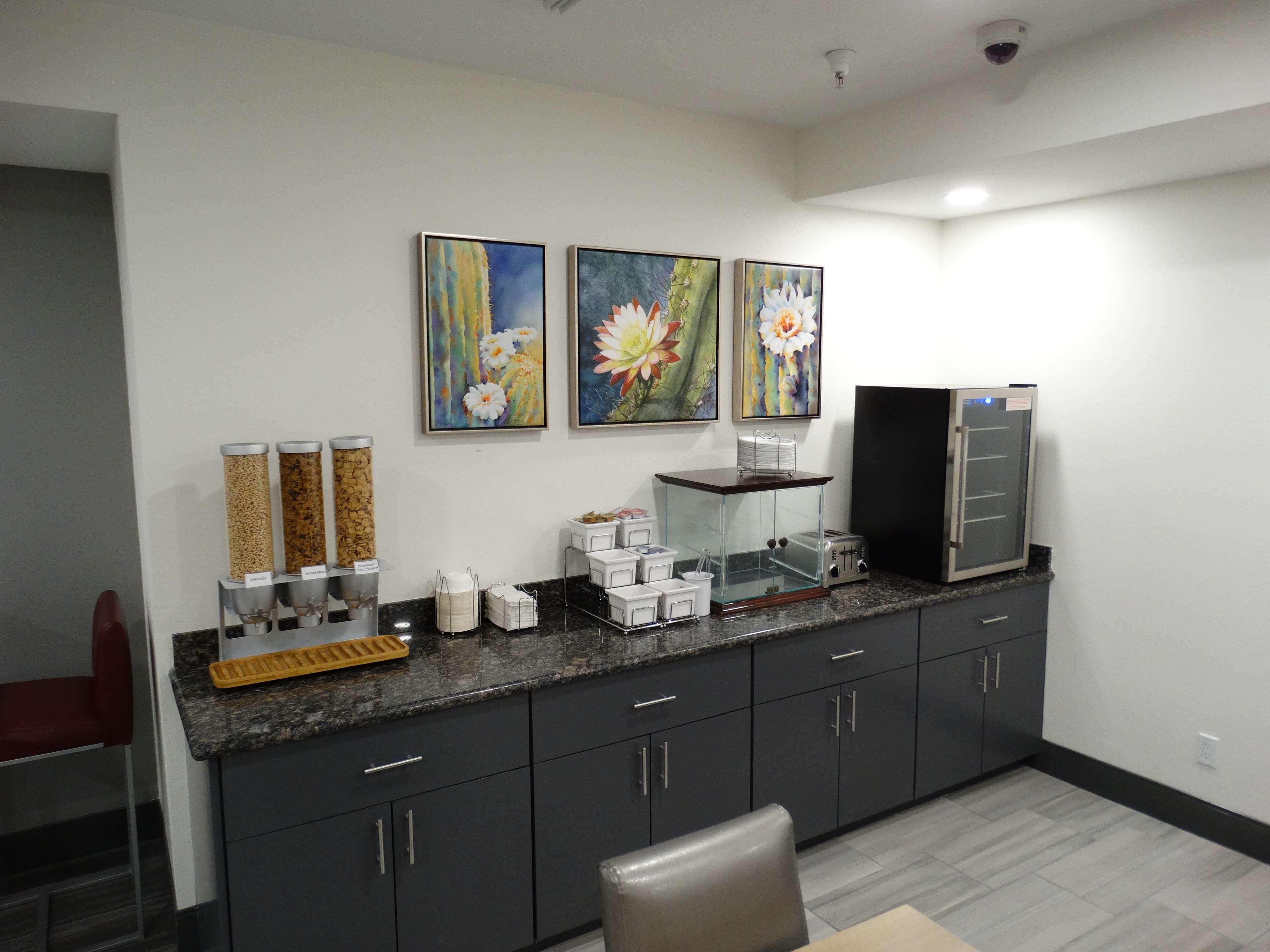 La Quinta Inn & Suites By Wyndham Tulsa Downtown - Route 66 Eksteriør billede