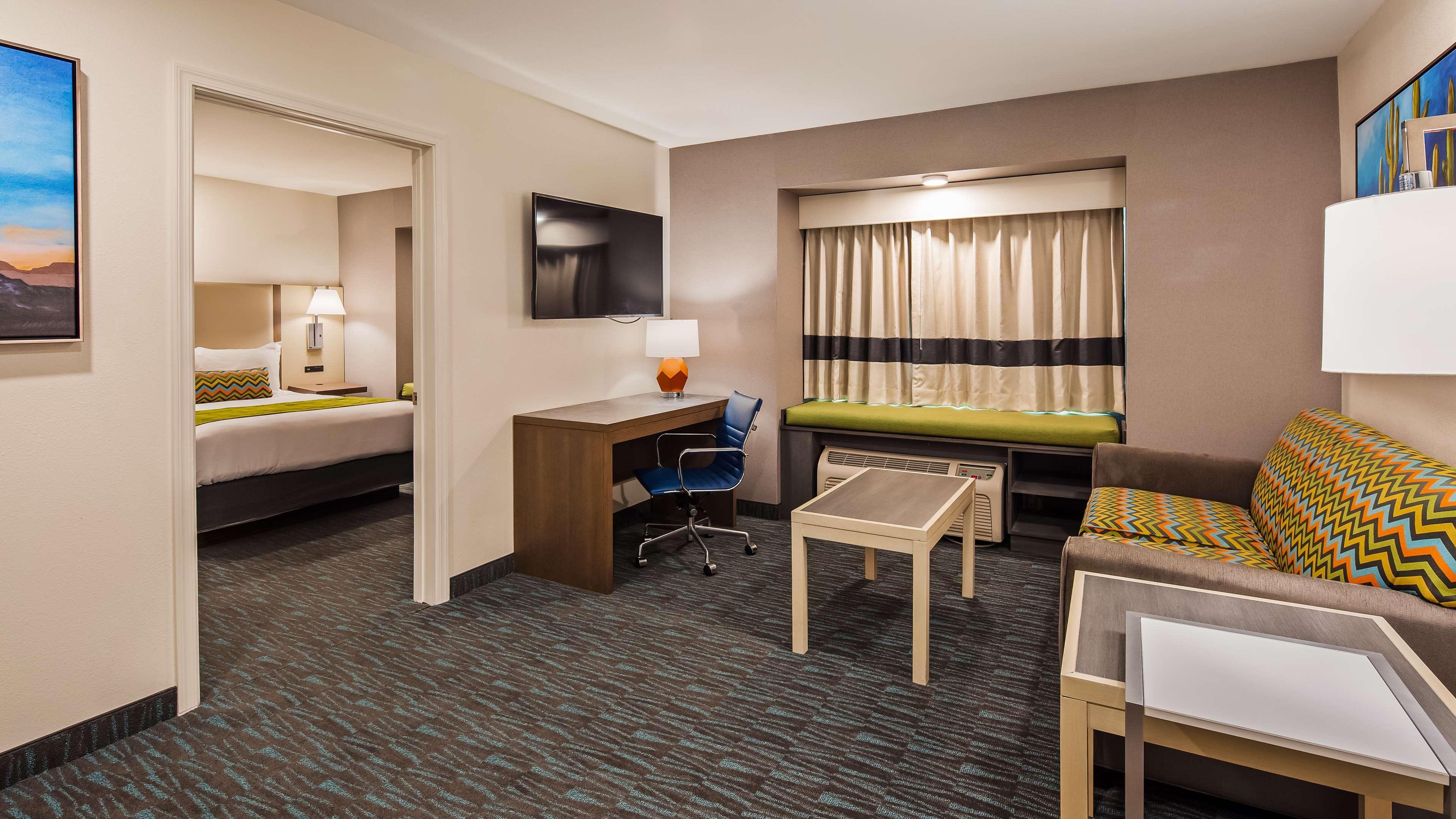 La Quinta Inn & Suites By Wyndham Tulsa Downtown - Route 66 Eksteriør billede