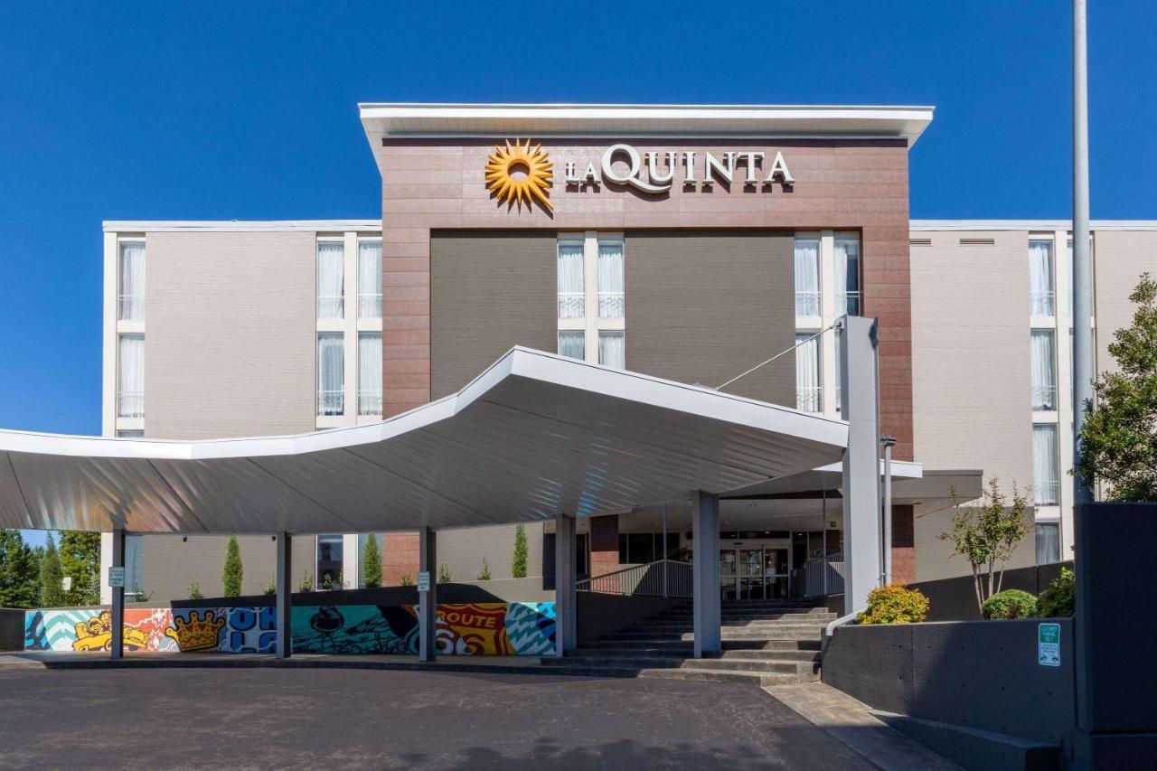La Quinta Inn & Suites By Wyndham Tulsa Downtown - Route 66 Eksteriør billede