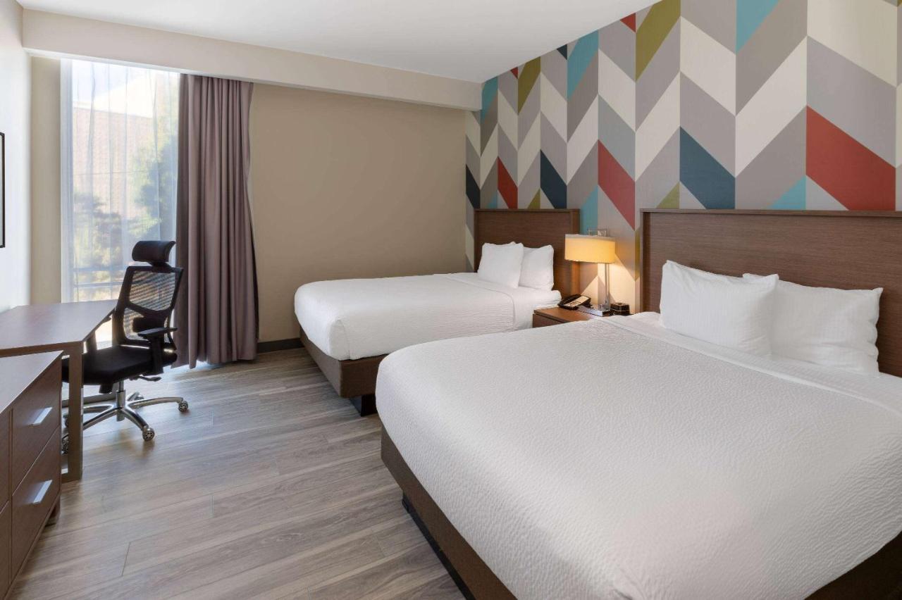 La Quinta Inn & Suites By Wyndham Tulsa Downtown - Route 66 Eksteriør billede