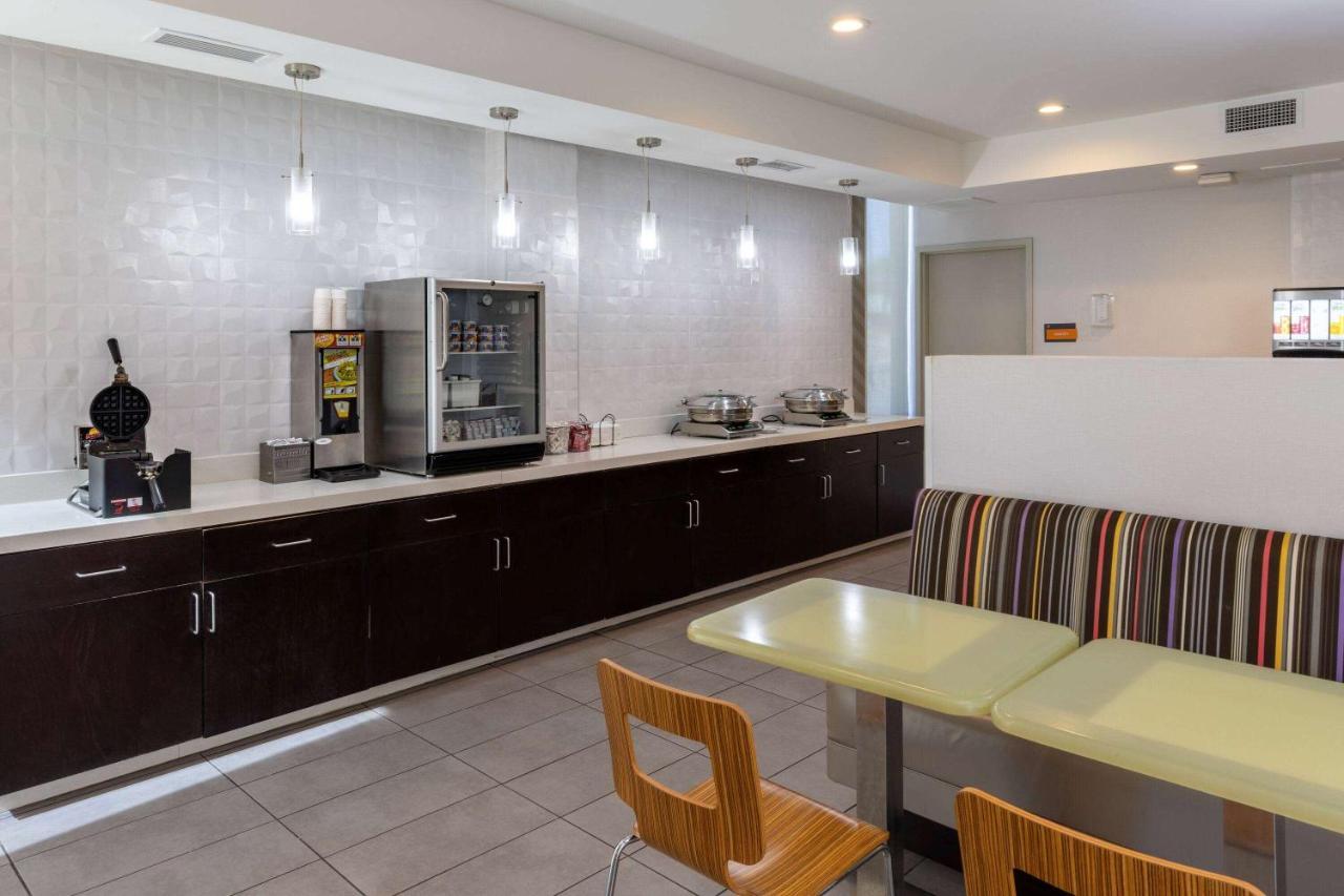 La Quinta Inn & Suites By Wyndham Tulsa Downtown - Route 66 Eksteriør billede